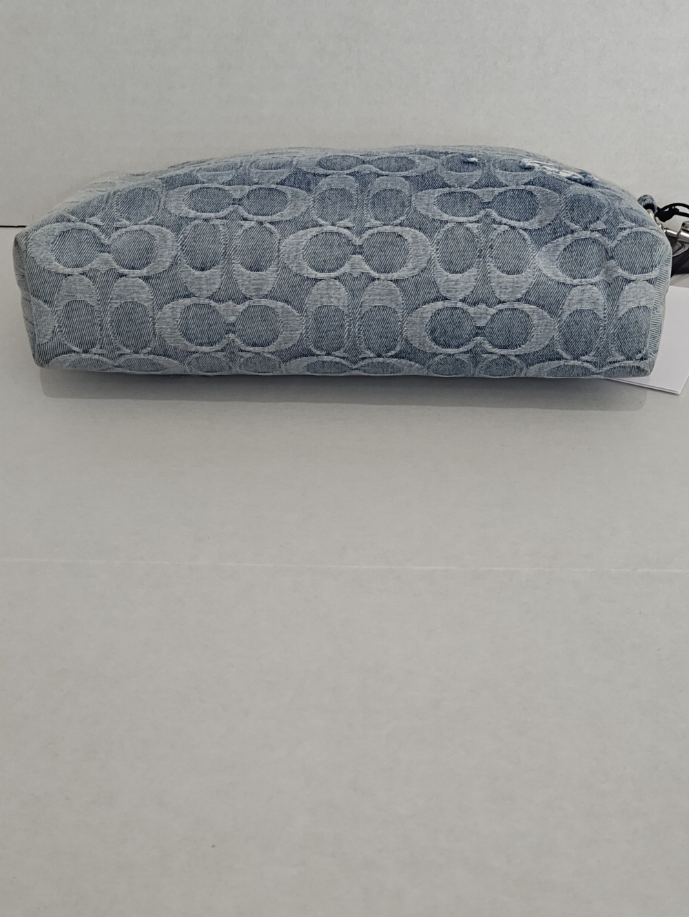 Coach Pouch In Loved Signature - Picture 3 of 8